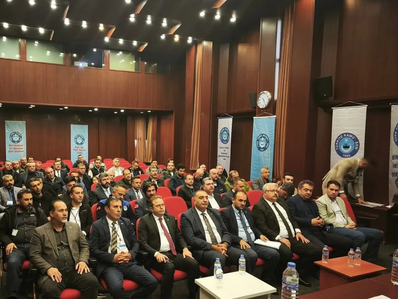MHP'li Yöneticiler Türk Yerel Hizmet Sen Bursa 8. Olağan Genel Kurulu'na Katıldı MHP'li Yöneticiler Türk Yerel Hizmet Sen Bursa 8. Olağan Genel Kurulu'na Katıldı