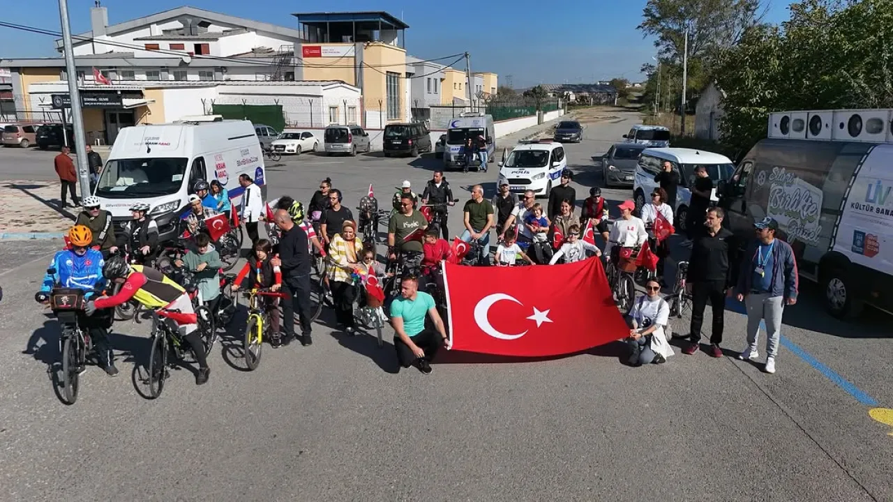 Silivri'de Cumhuriyet Haftası'na Özel Bisiklet Turu Düzenlendi Silivri'de Cumhuriyet Haftası'na Özel Bisiklet Turu Düzenlendi