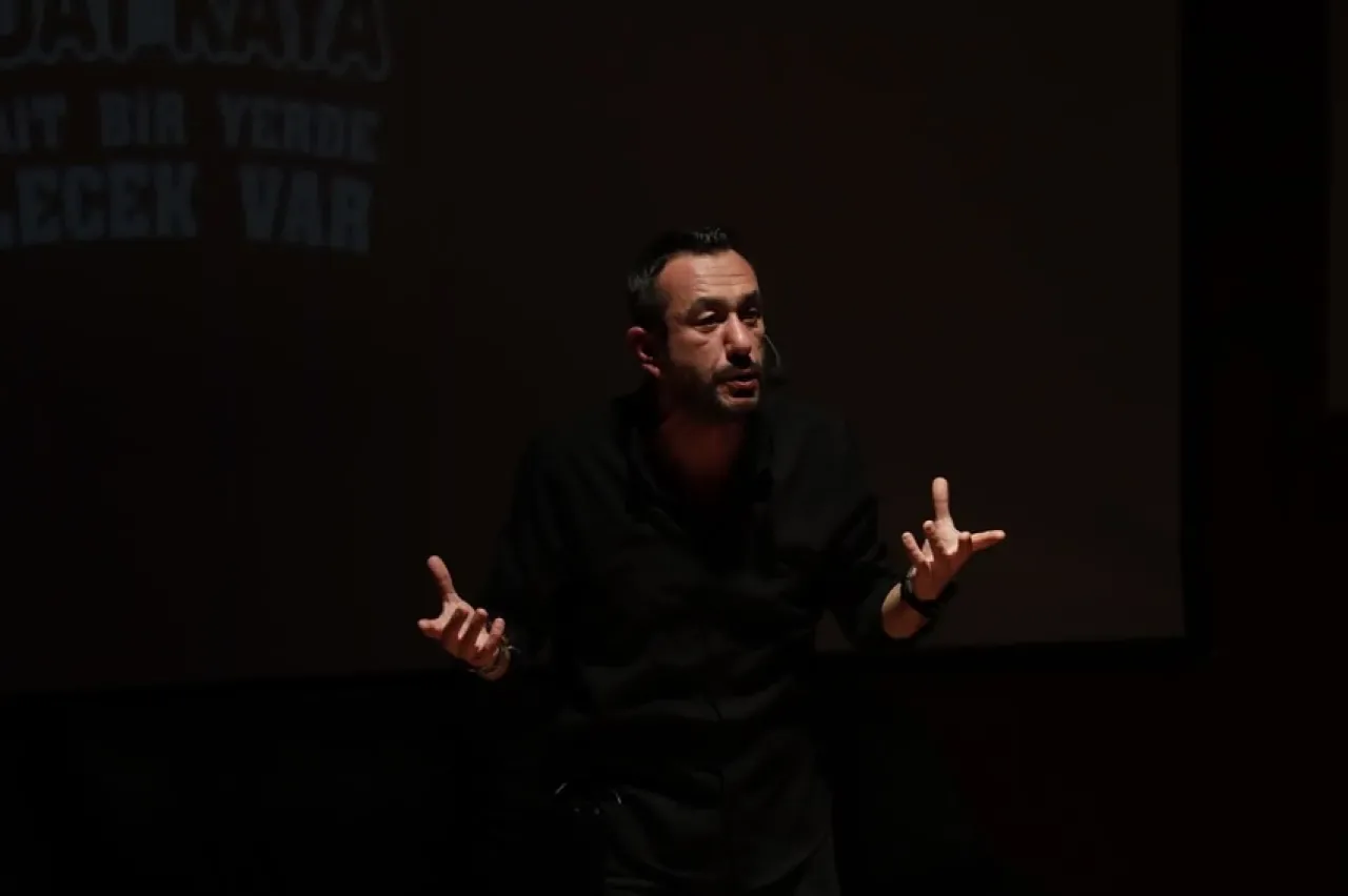 Sedat Kaya, Bağcılar'da Mehmet Akif Ersoy KSM'de Kahkaha Tufanı Yaşattı Sedat Kaya, Bağcılar'da Mehmet Akif Ersoy KSM'de Kahkaha Tufanı Yaşattı