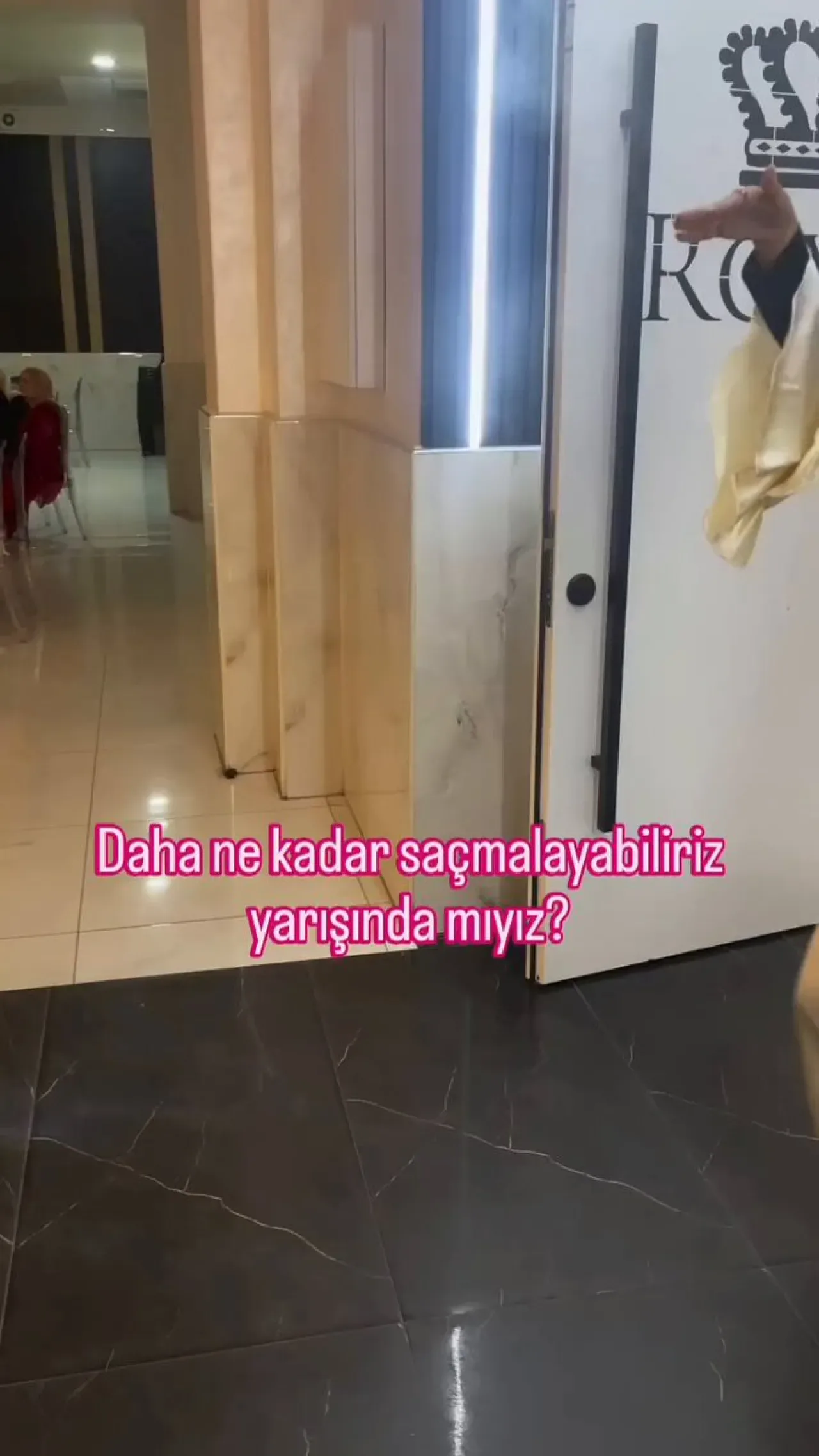 Muhafazakar Düğünde Salavat Eşliğinde Gösteri Tepkilere Neden Oldu Muhafazakar Düğünde Salavat Eşliğinde Gösteri Tepkilere Neden Oldu