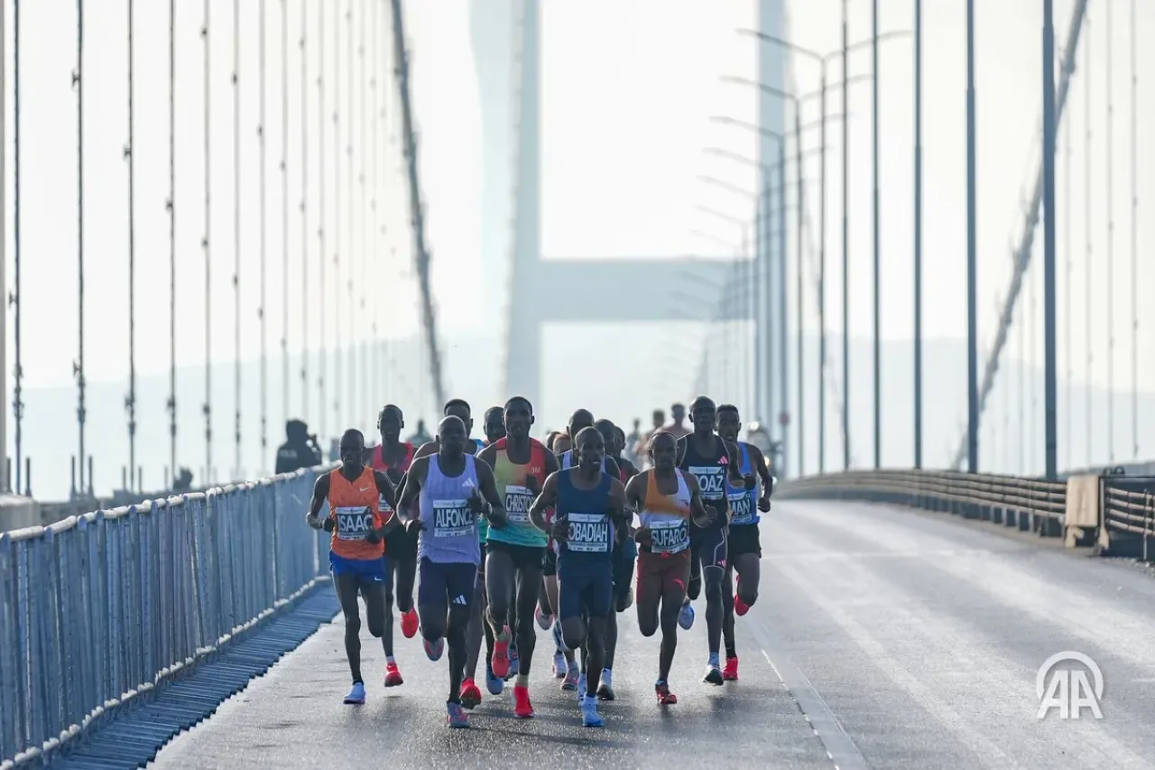 Kenyalı Atlet Rhonzas Lokitam Kilimo İstanbul Maratonu'nu Kazandı Kenyalı Atlet Rhonzas Lokitam Kilimo İstanbul Maratonu'nu Kazandı