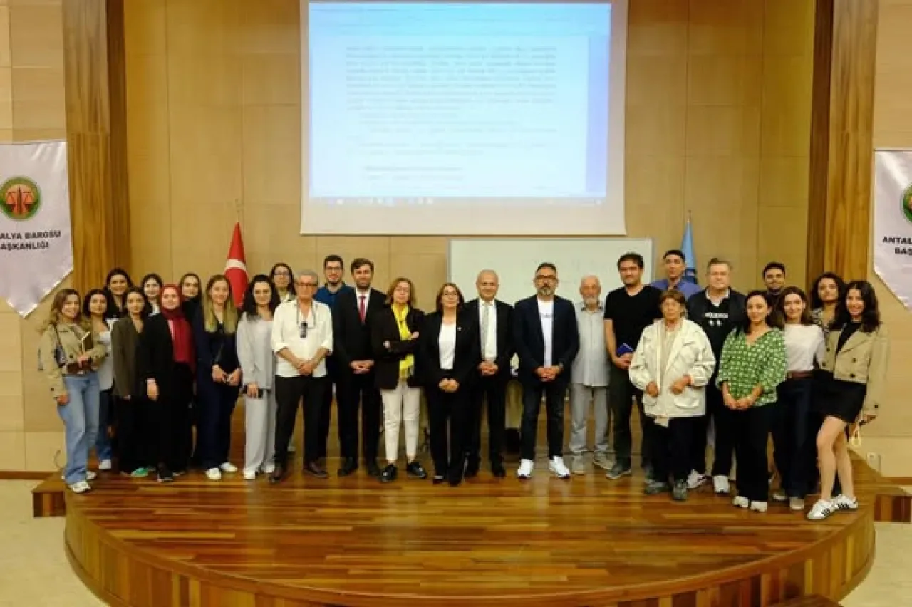 Antalya Barosu İnfaz Hukuku Semineri Düzenledi Antalya Barosu İnfaz Hukuku Semineri Düzenledi