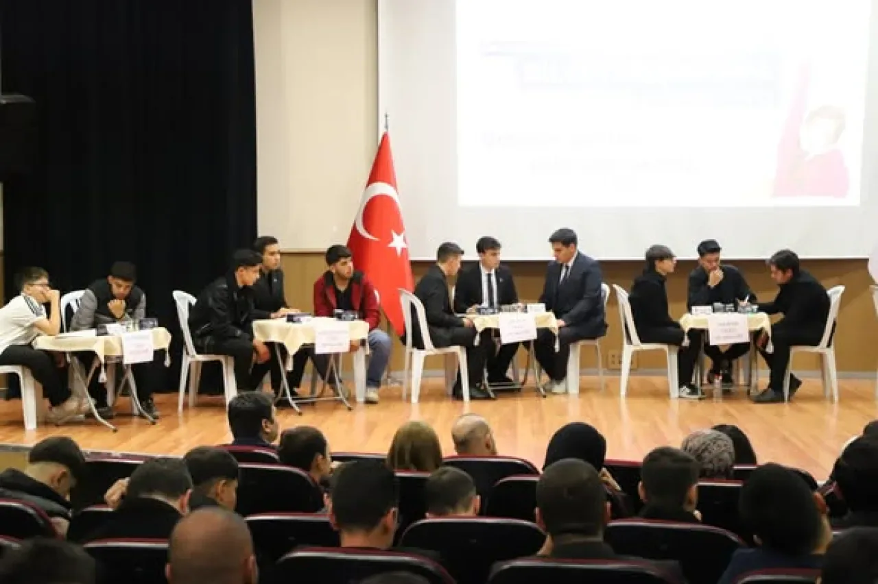 Ankara Ülkü Ocakları, Gençlere Yönelik Bilgi Yarışması Düzenledi Ankara Ülkü Ocakları, Gençlere Yönelik Bilgi Yarışması Düzenledi