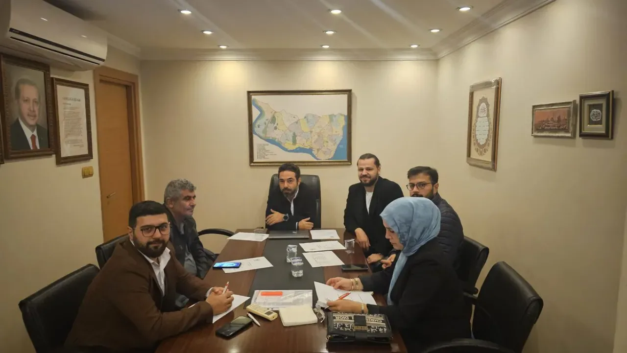 AK Parti Beyoğlu İlçesi Seçim Hazırlıklarını Sürdürüyor AK Parti Beyoğlu İlçesi Seçim Hazırlıklarını Sürdürüyor