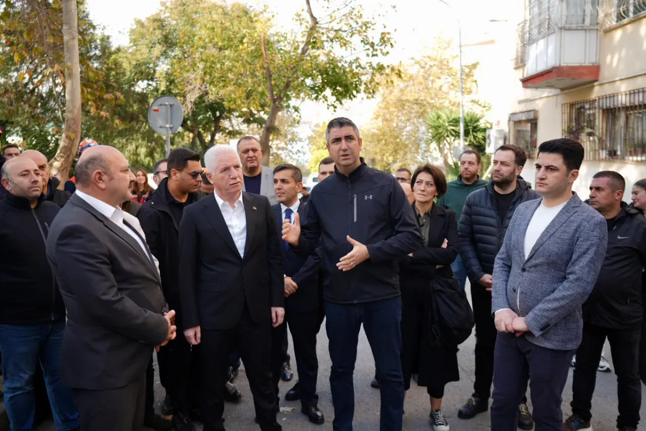 Kartal'da Kolonları Patlayan Bina Tahliye Edildi Kartal'da Kolonları Patlayan Bina Tahliye Edildi