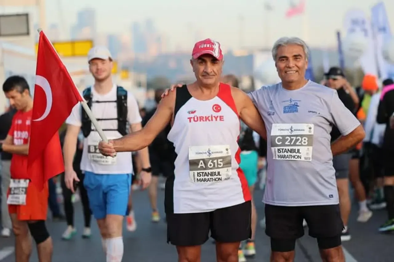 41.416 Sporcuyla 47. İstanbul Maratonu Start Aldı 41.416 Sporcuyla 47. İstanbul Maratonu Start Aldı