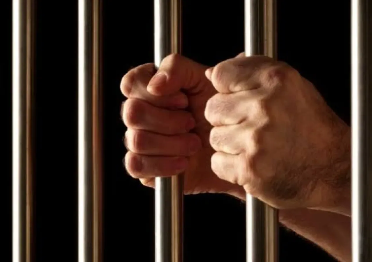 Bolu'da Tutuklu Baba, 4 Yaşındaki Kızını Açık Görüşte Öldüresiye Dövdü Bolu'da Tutuklu Baba, 4 Yaşındaki Kızını Açık Görüşte Öldüresiye Dövdü