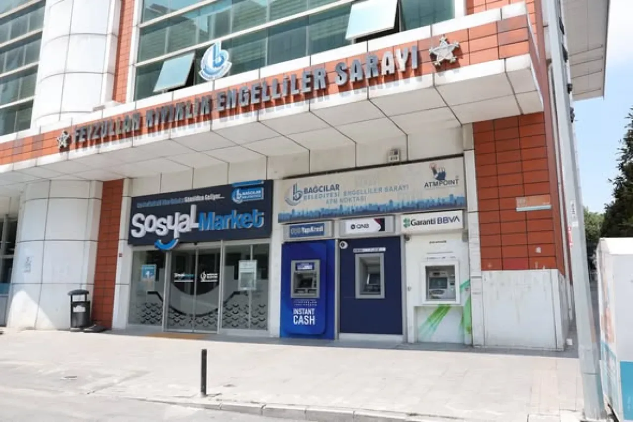 Bağcılar Belediyesi Sosyal Market ile İhtiyaç Sahiplerinin Yanında Bağcılar Belediyesi Sosyal Market ile İhtiyaç Sahiplerinin Yanında