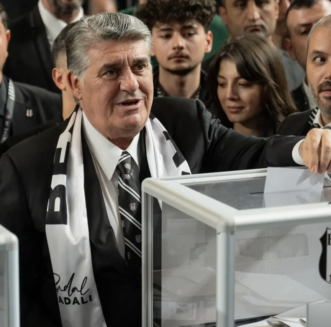 Serdal Adalı ve Yönetimi, Mayıs 2025 Sonrası İçin İbra Edildi Serdal Adalı ve Yönetimi, Mayıs 2025 Sonrası İçin İbra Edildi