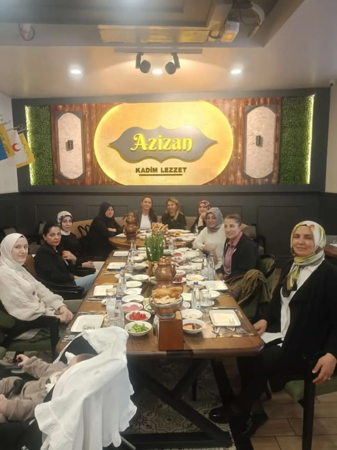 MHP Başakşehir'de Kadın ve Aile Politikaları İstişare Toplantısı Düzenlendi MHP Başakşehir'de Kadın ve Aile Politikaları İstişare Toplantısı Düzenlendi