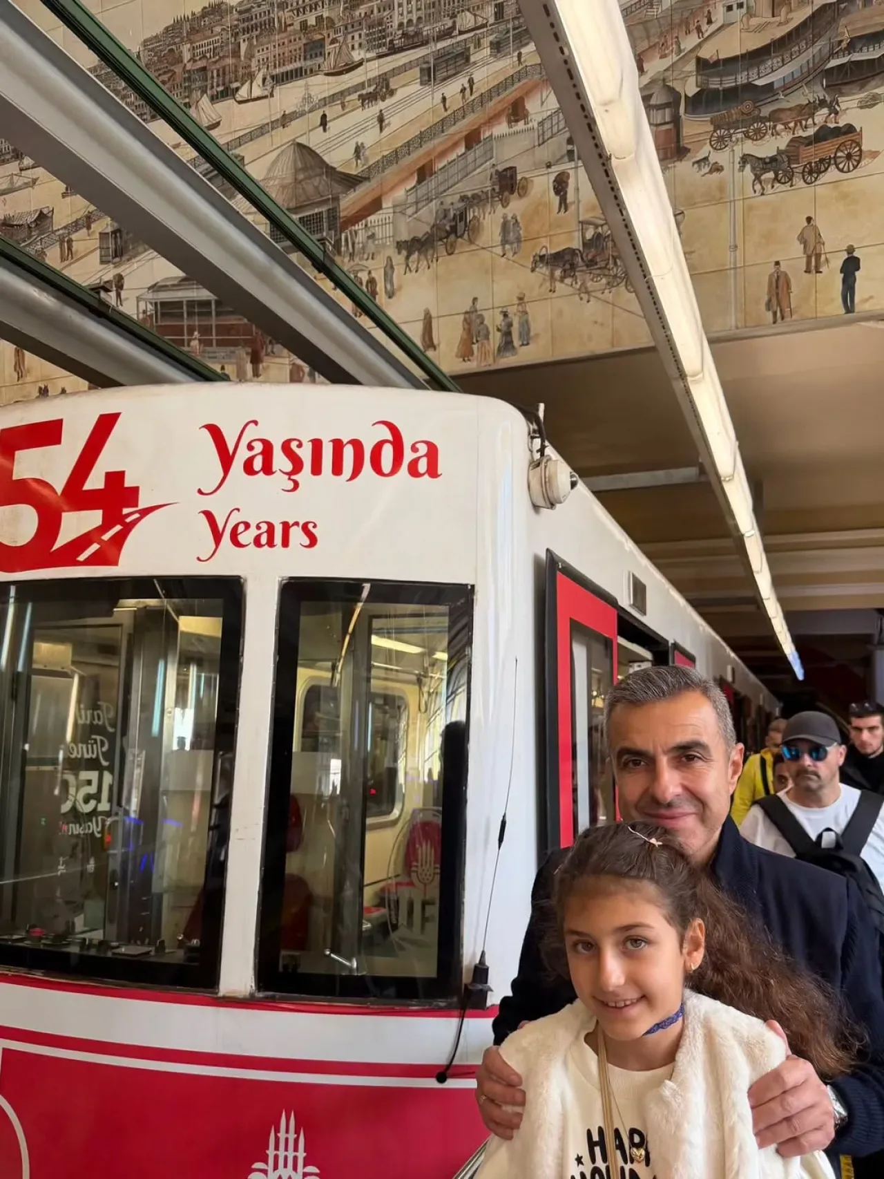 Beyoğlu Kaymakamı Tarihi Tünel'de Yolculuk Yaptı Beyoğlu Kaymakamı Tarihi Tünel'de Yolculuk Yaptı