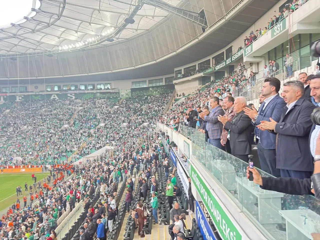 Bursaspor'un Şampiyonluğu Bursa'da Coşkuyla Karşılandı Bursaspor'un Şampiyonluğu Bursa'da Coşkuyla Karşılandı