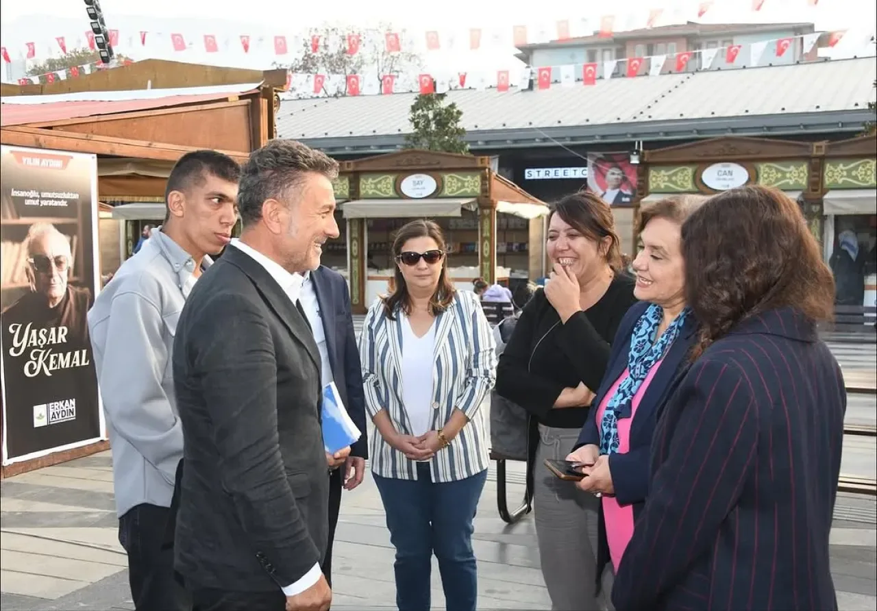 1. Osmangazi Kitap Fuarı'nda Ekonomik ve Toplumsal Analiz 1. Osmangazi Kitap Fuarı'nda Ekonomik ve Toplumsal Analiz