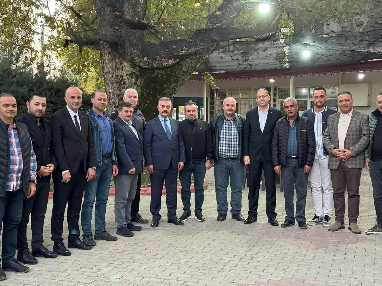 MHP Bursa Liderleri, Kazıklı Mahallesi'nde Vatandaşlarla Buluştu MHP Bursa Liderleri, Kazıklı Mahallesi'nde Vatandaşlarla Buluştu