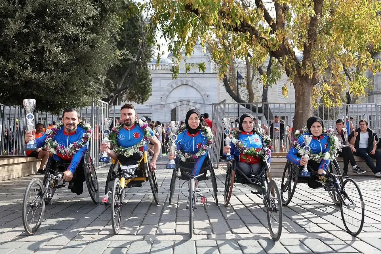Bağcılar Belediyesi Engelliler Spor Kulübü Maratonda Büyük Başarıya İmza Attı Bağcılar Belediyesi Engelliler Spor Kulübü Maratonda Büyük Başarıya İmza Attı