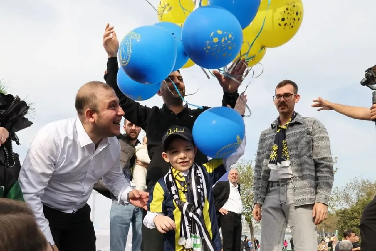 Küçükçekmece'de Lösemiyi Yenen Emin Efe için Kutlama Küçükçekmece'de Lösemiyi Yenen Emin Efe için Kutlama
