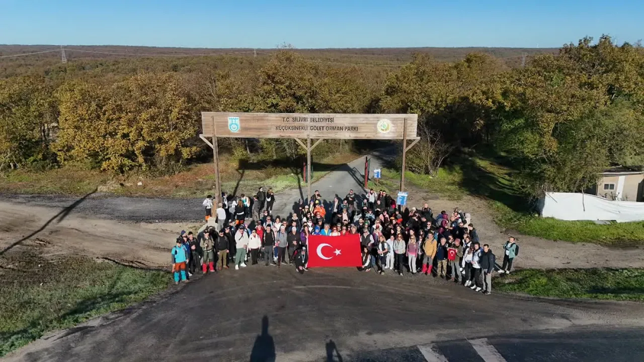Silivri'de Cumhuriyet Haftası Doğa Yürüyüşü Renkli Görüntülere Sahne Oldu Silivri'de Cumhuriyet Haftası Doğa Yürüyüşü Renkli Görüntülere Sahne Oldu