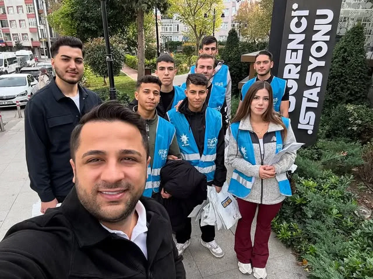 AK Genç Güngören Güneştepe Mahallesi'nde Seçmen Ziyaretlerini Gerçekleştirdi AK Genç Güngören Güneştepe Mahallesi'nde Seçmen Ziyaretlerini Gerçekleştirdi