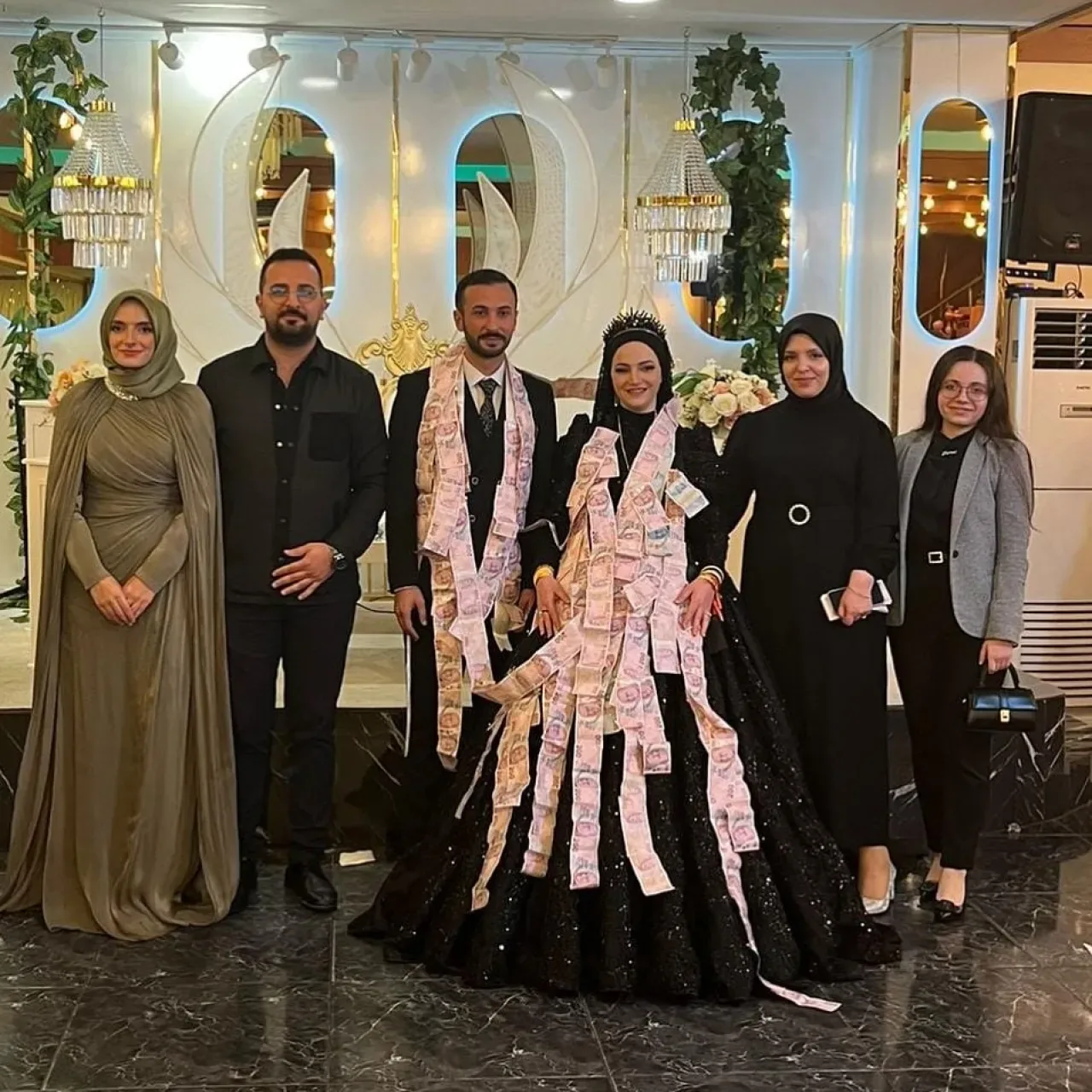 AK Partili Gençlik Kolları Üyeleri Düğün Töreninde Buluştu AK Partili Gençlik Kolları Üyeleri Düğün Töreninde Buluştu