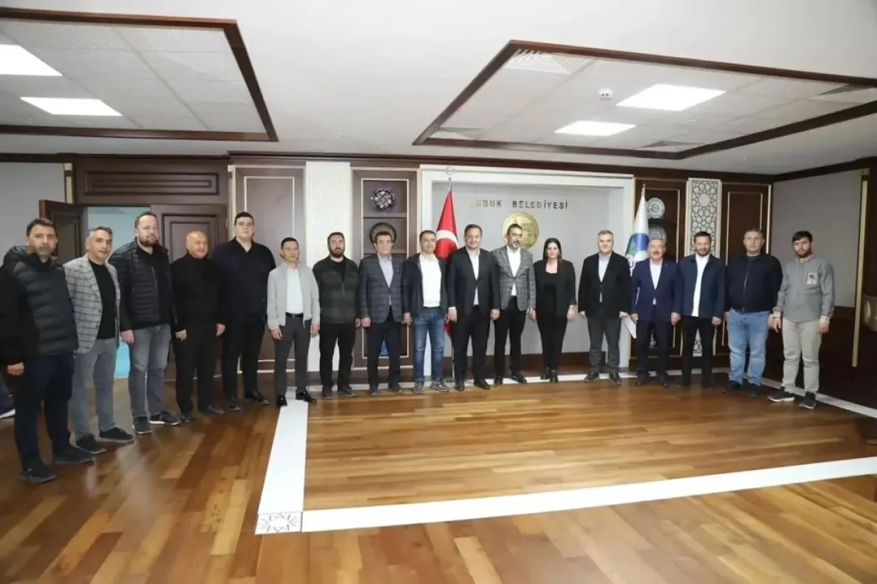 AK Parti Ankara Akyurt İlçe Başkanlığı, Çubuk Belediye Başkanı Baki Demirbaş'ı Ziyaret Etti AK Parti Ankara Akyurt İlçe Başkanlığı, Çubuk Belediye Başkanı Baki Demirbaş'ı Ziyaret Etti