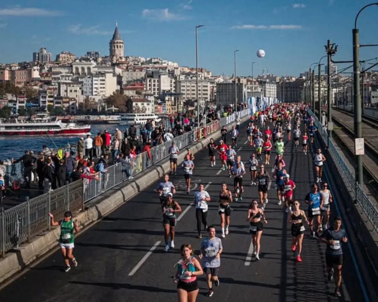 Türkiye İş Bankası 47. İstanbul Maratonu'ndan Unutulmaz Anlar Türkiye İş Bankası 47. İstanbul Maratonu'ndan Unutulmaz Anlar