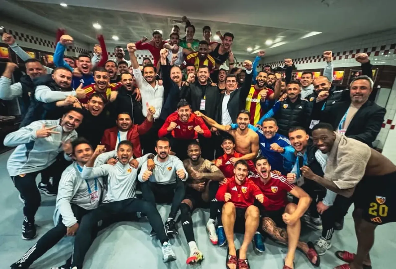 Kayserispor'un Zaferi Yahyalı Belediye Başkanı'nı Gururlandırdı Kayserispor'un Zaferi Yahyalı Belediye Başkanı'nı Gururlandırdı
