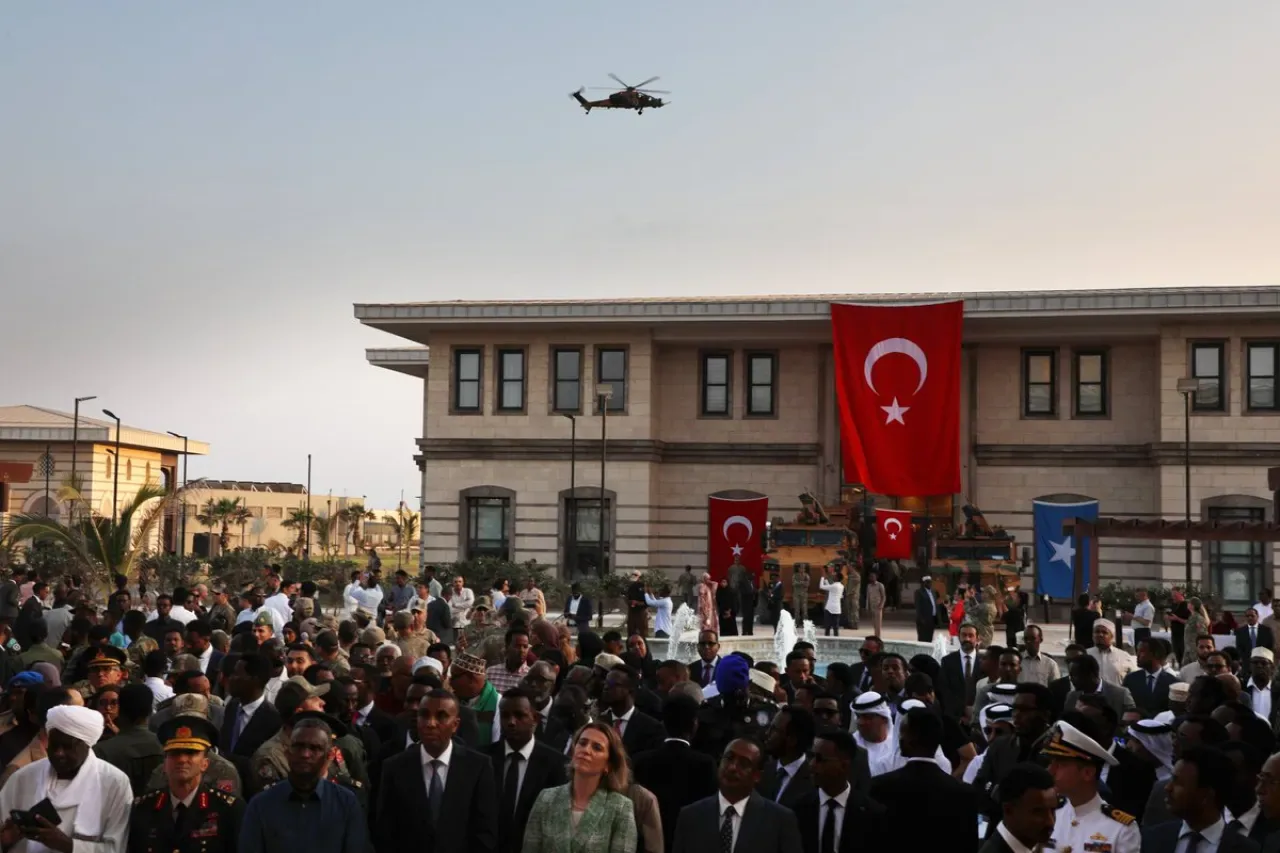 Türkiye, 4 Bin Kilometre Öteye Taarruz Helikopteri Konuşlandırdı Türkiye, 4 Bin Kilometre Öteye Taarruz Helikopteri Konuşlandırdı