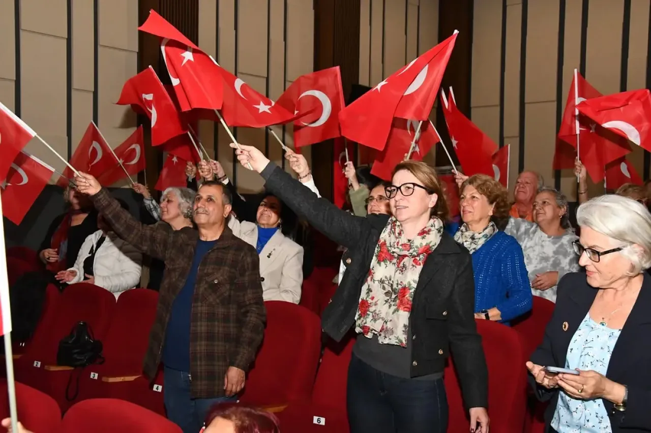 Balıkesir'de Halil Soyuer Şiir ve Şarkılarla Anıldı Balıkesir'de Halil Soyuer Şiir ve Şarkılarla Anıldı