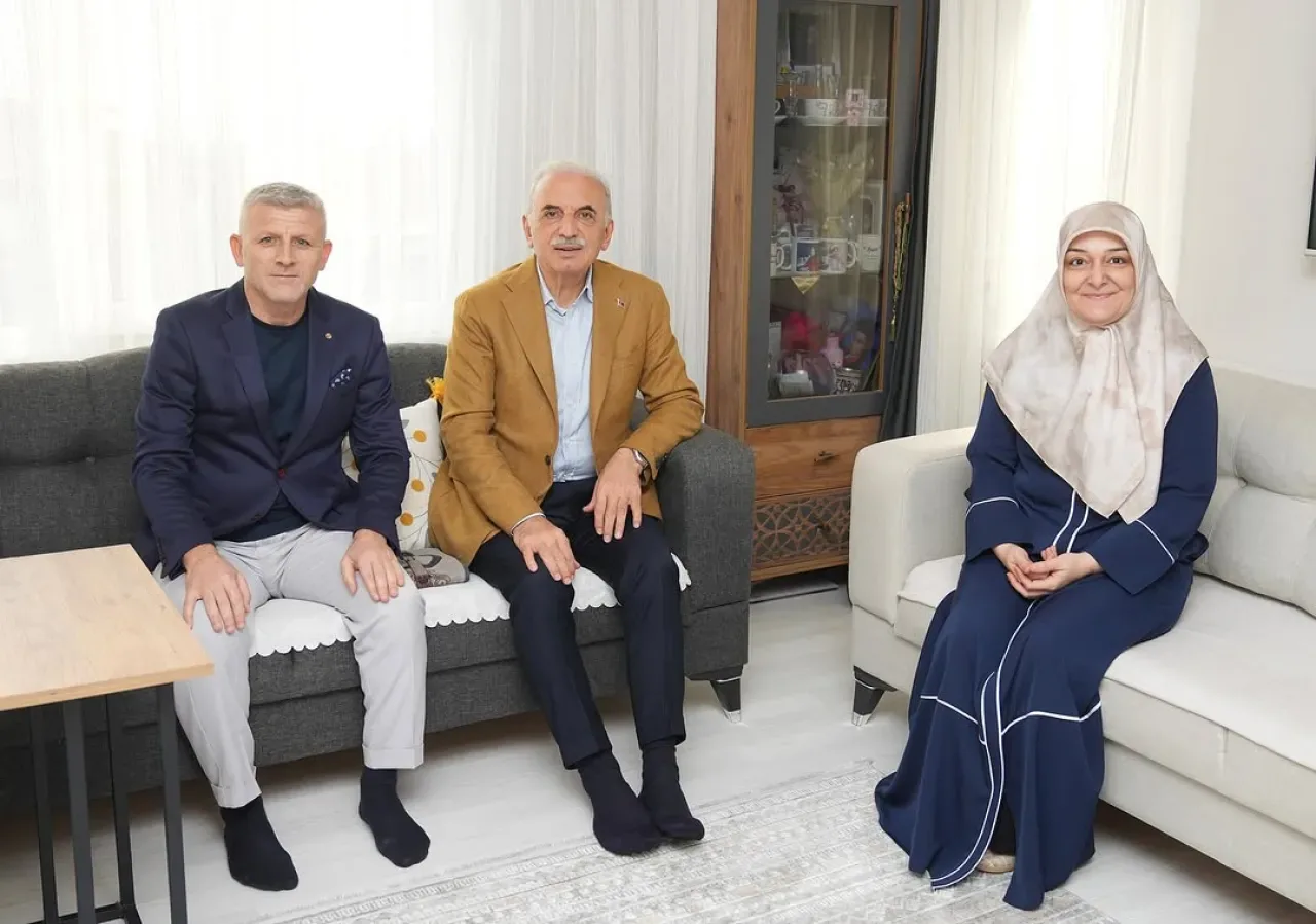 Ümraniye Belediye Başkanı İsmet Yıldırım, Abdurrahman Külünk Camii İmamını Ziyaret Etti Ümraniye Belediye Başkanı İsmet Yıldırım, Abdurrahman Külünk Camii İmamını Ziyaret Etti