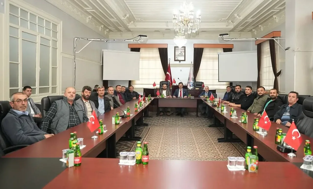 Mahmudiye Mahallesi'nin Sorunları ve Çözüm Çalışmaları Masaya Yatırıldı Mahmudiye Mahallesi'nin Sorunları ve Çözüm Çalışmaları Masaya Yatırıldı