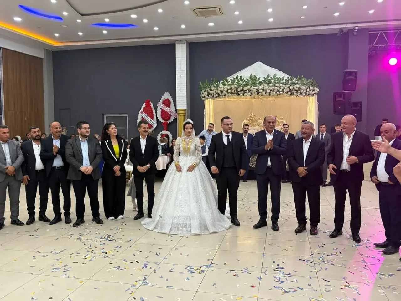 Gaziantep'te Siyasi İsimlerin Katılımıyla Gerçekleşen Nikah Töreni Gaziantep'te Siyasi İsimlerin Katılımıyla Gerçekleşen Nikah Töreni