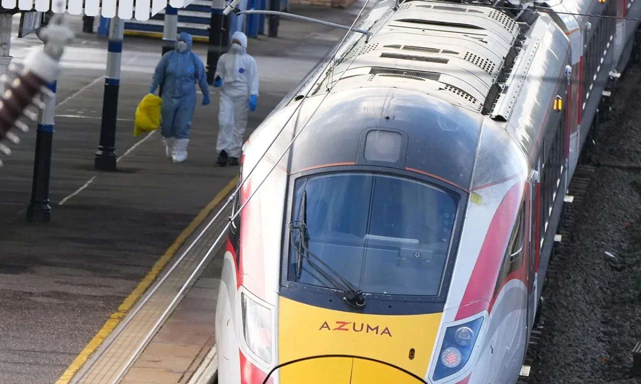 İngiltere'de Tren Saldırısının Ardından Demiryolu Sendikası Güvenlik Taleplerini Artırdı İngiltere'de Tren Saldırısının Ardından Demiryolu Sendikası Güvenlik Taleplerini Artırdı