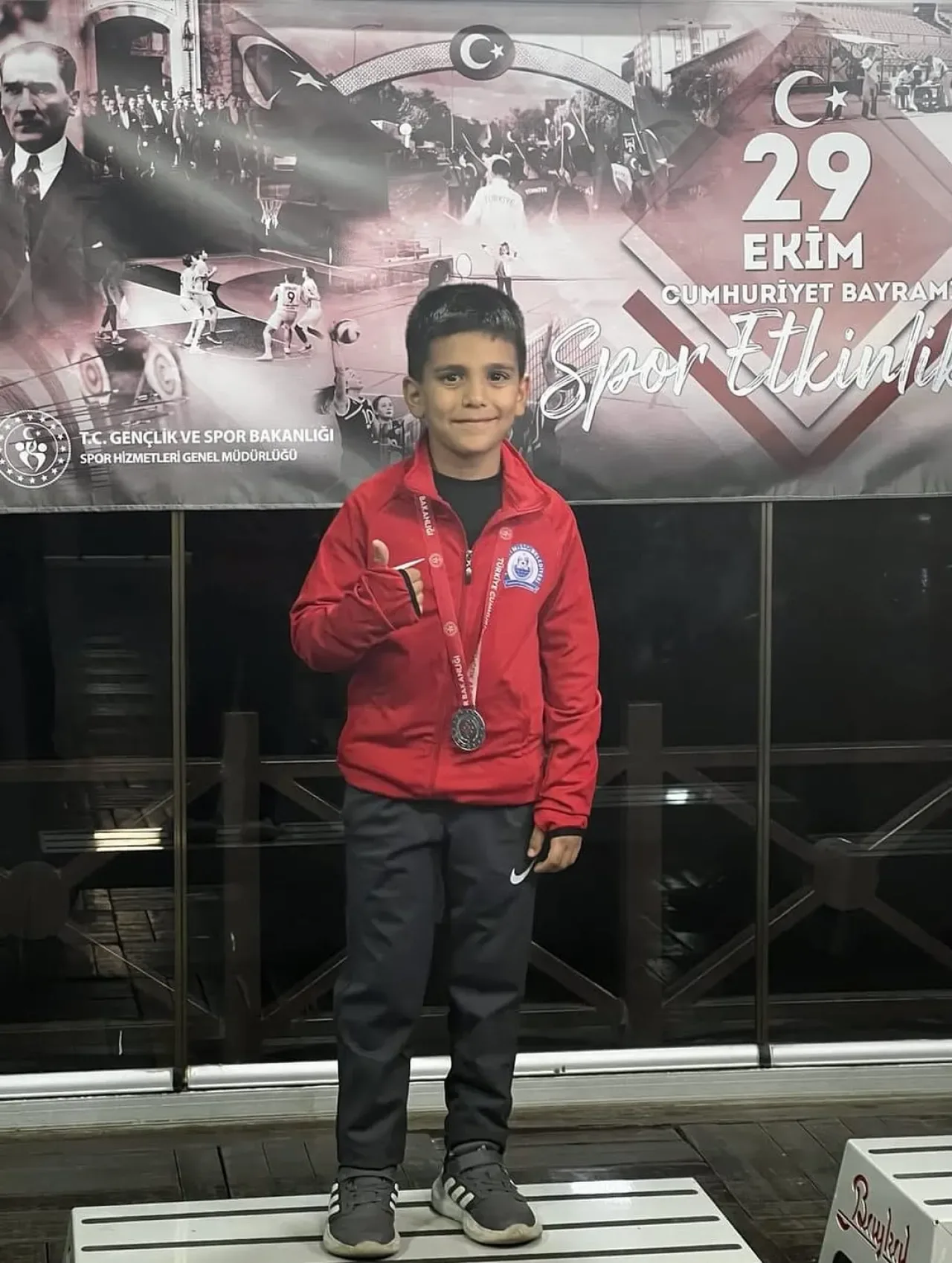 Yıldırım Belediyesi Spor Kulübü'nden 29 Ekim Satranç Turnuvasında Büyük Başarı Yıldırım Belediyesi Spor Kulübü'nden 29 Ekim Satranç Turnuvasında Büyük Başarı