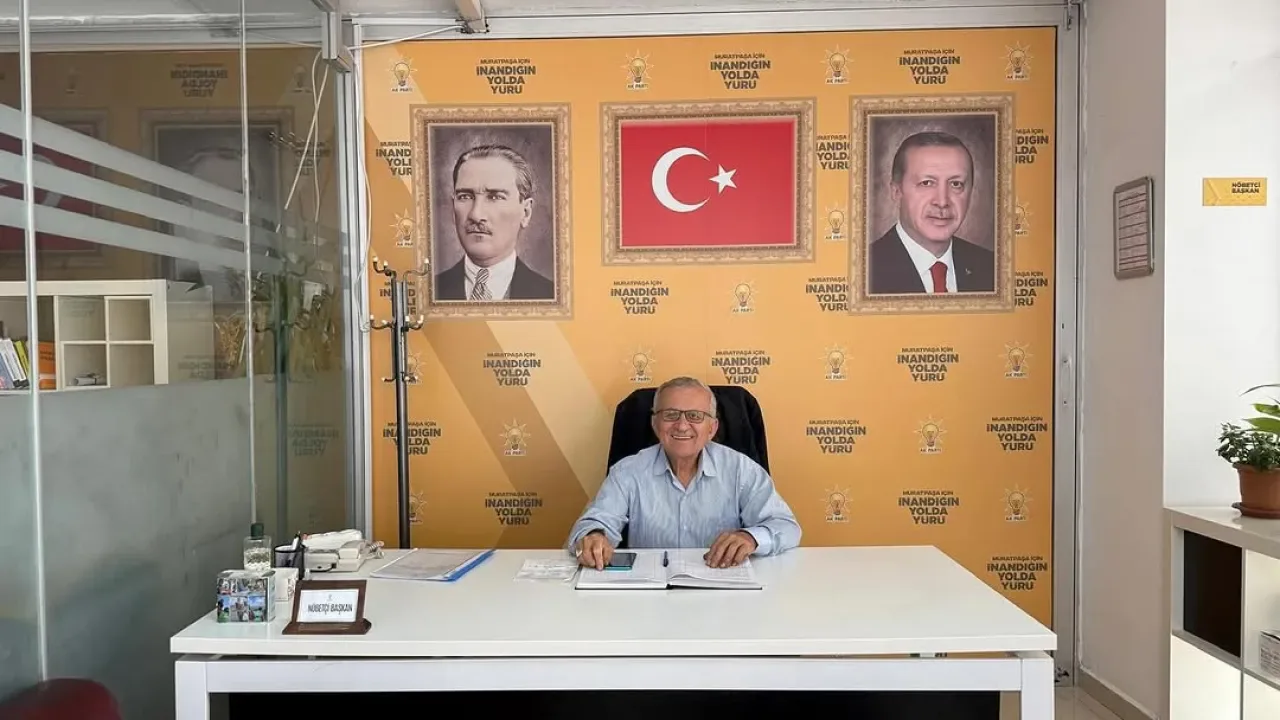 AK Parti Muratpaşa İlçe Başkanlığı'nda Nöbetçi Başkan Görevi Abdullah Öztürk'e Devredildi AK Parti Muratpaşa İlçe Başkanlığı'nda Nöbetçi Başkan Görevi Abdullah Öztürk'e Devredildi