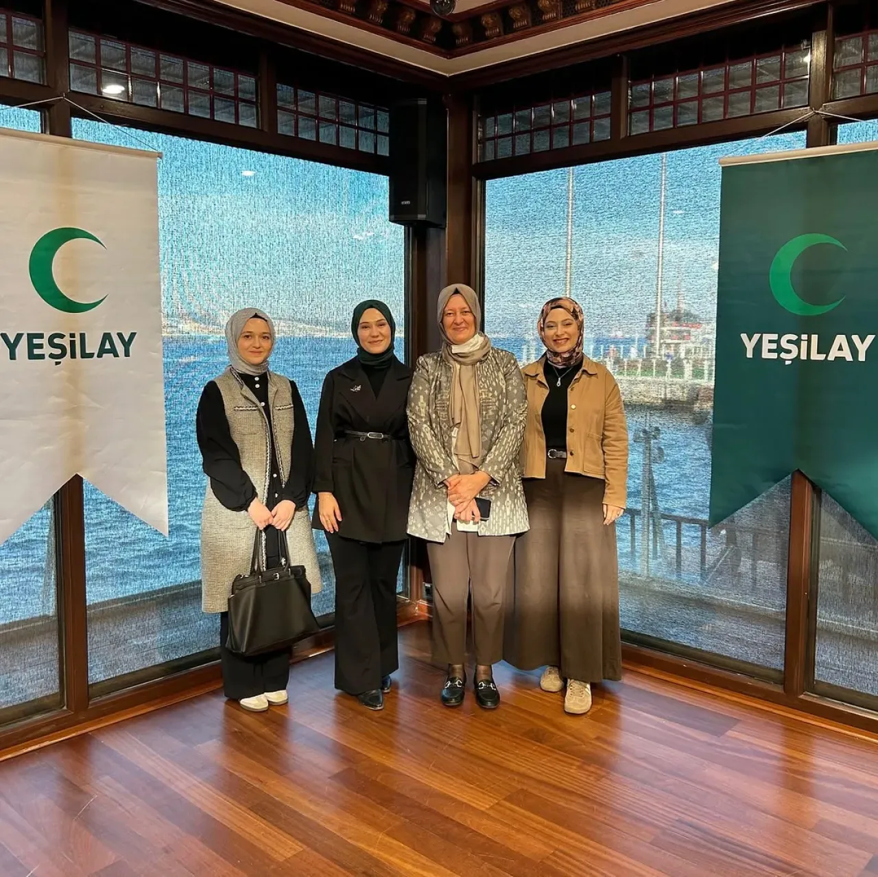 Yeşilay'dan Dijital Ebeveynlik Eğitimi: Ailelere Çağrı Yeşilay'dan Dijital Ebeveynlik Eğitimi: Ailelere Çağrı