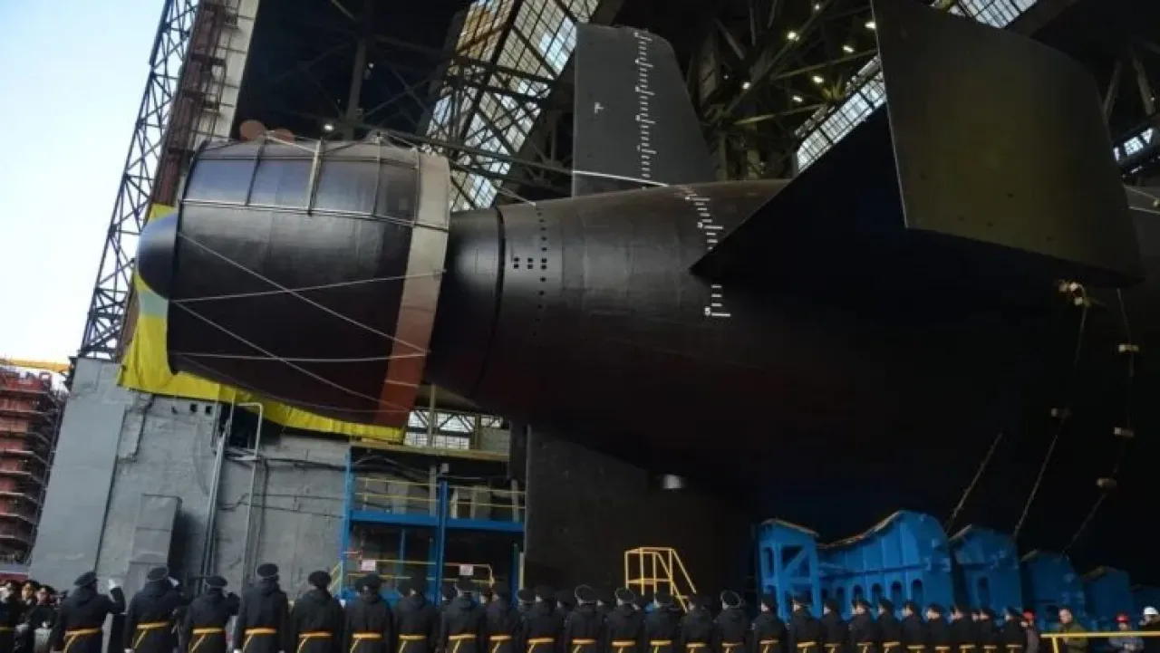 Rusya, Poseidon Nükleer Torpidosu Taşıyıcı Denizaltı Khabarovsk'u Denize İndirdi Rusya, Poseidon Nükleer Torpidosu Taşıyıcı Denizaltı Khabarovsk'u Denize İndirdi