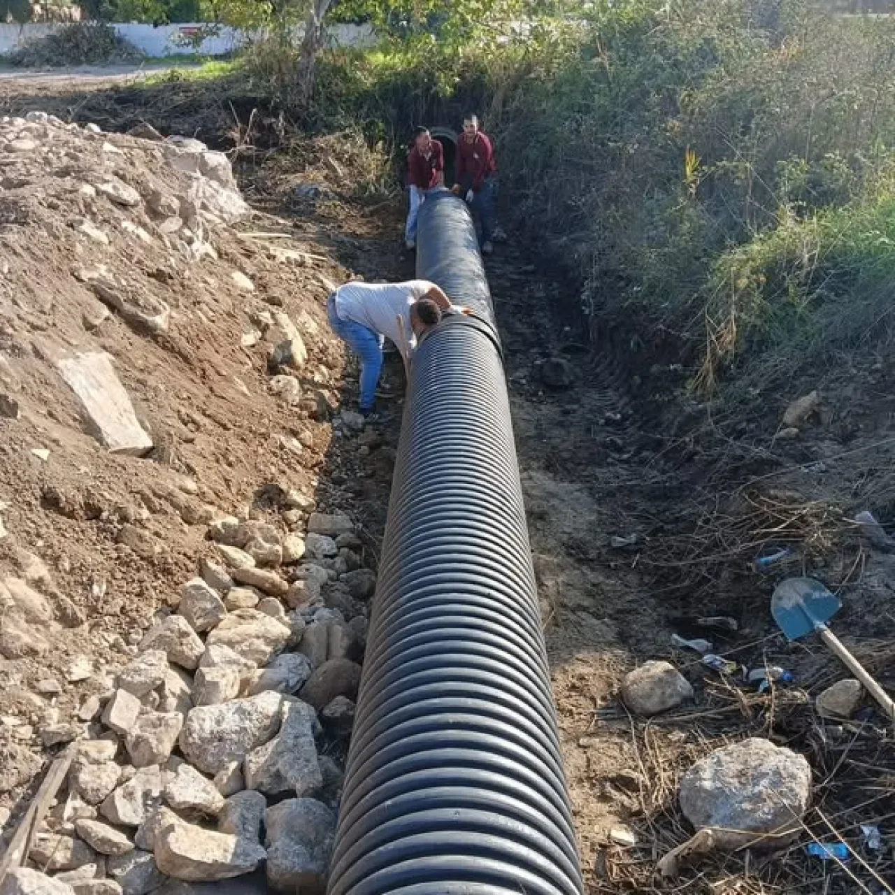 Edremit'te Altyapı Seferberliği: Güre Mahallesi'ne Yağmursuyu Drenaj Hattı Edremit'te Altyapı Seferberliği: Güre Mahallesi'ne Yağmursuyu Drenaj Hattı