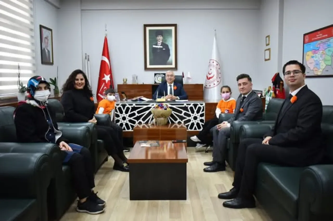 Bursa'da Lösemili Çocuklar Haftası'nda Anlamlı Buluşma ve Destek Mesajı Bursa'da Lösemili Çocuklar Haftası'nda Anlamlı Buluşma ve Destek Mesajı
