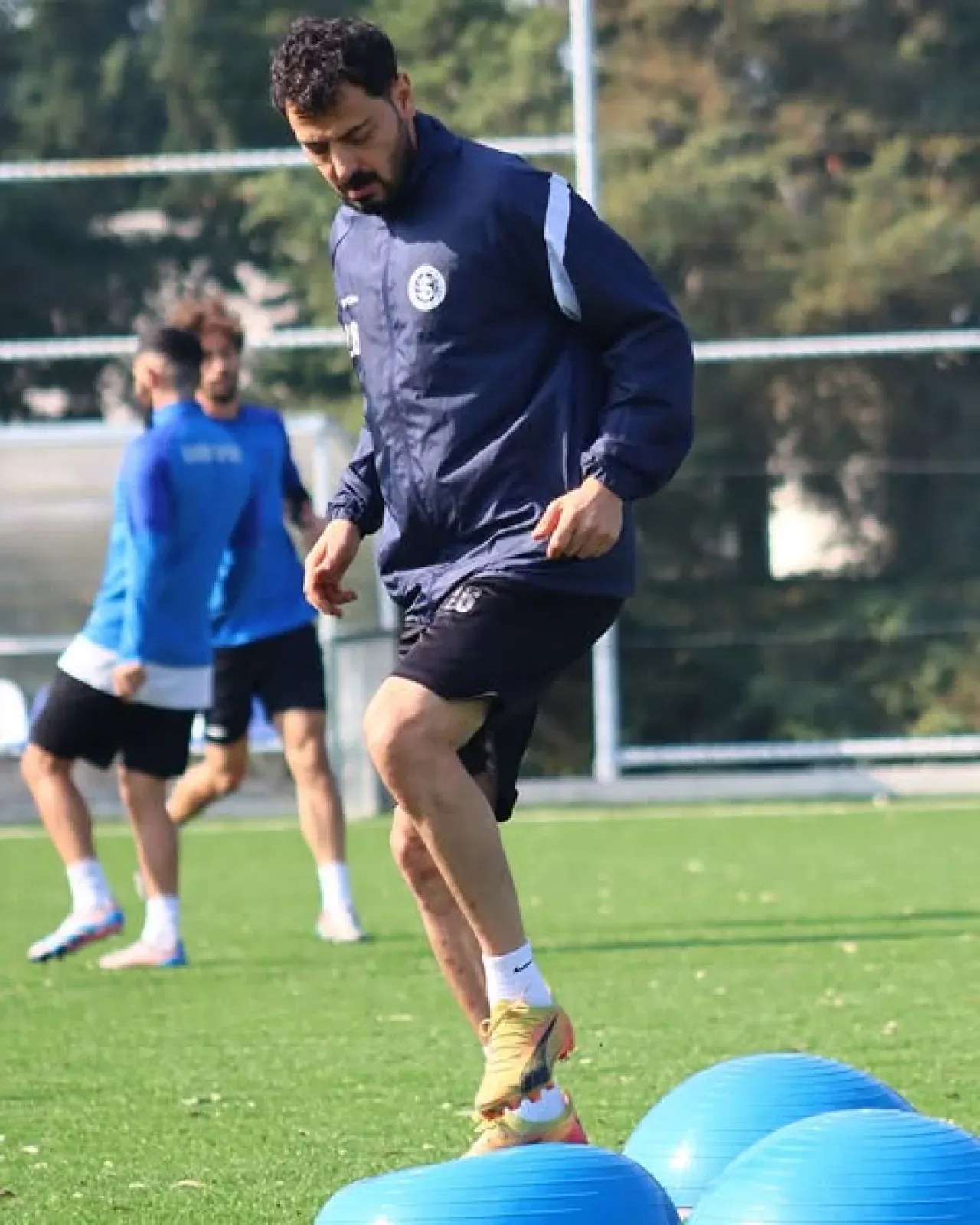 İzmirspor, Kuşadası 1923 Maçı Hazırlıklarını Sürdürüyor İzmirspor, Kuşadası 1923 Maçı Hazırlıklarını Sürdürüyor