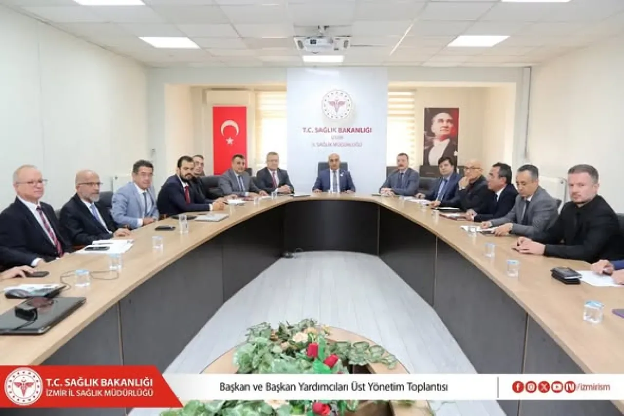 İzmir'de Sağlık Hizmetlerinin Kalitesi ve Erişilebilirliği Masa Başında İzmir'de Sağlık Hizmetlerinin Kalitesi ve Erişilebilirliği Masa Başında