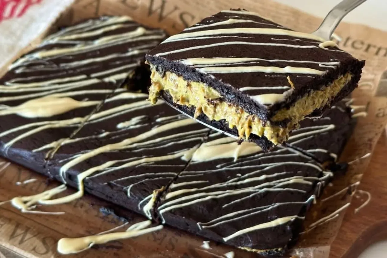Dubai Usulü Brownie Tarifi: Lüks Tatlıların Yeni Gözdesi Dubai Usulü Brownie Tarifi: Lüks Tatlıların Yeni Gözdesi