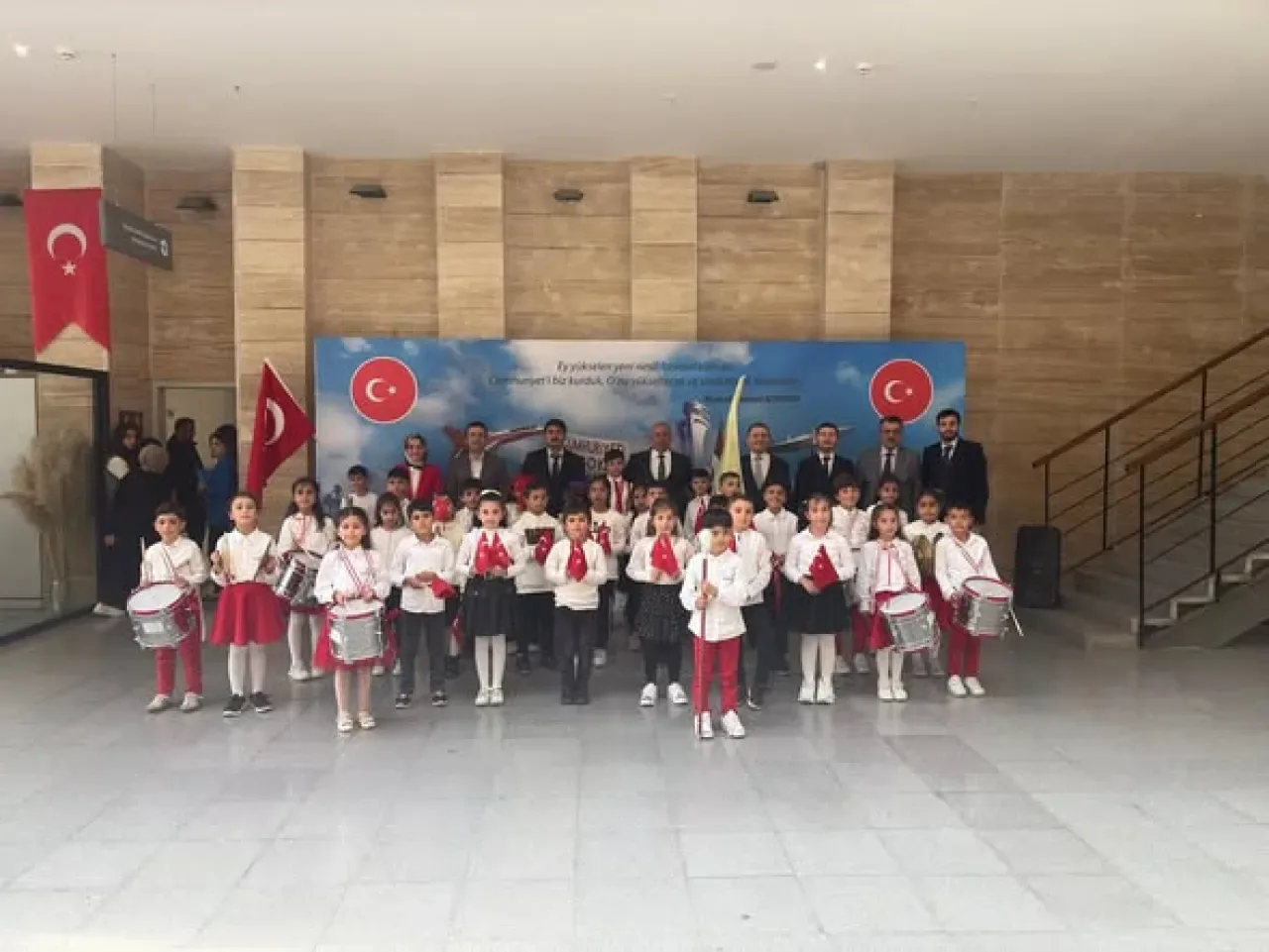 Arnavutköy Bolluca İlkokulu'ndan "Enstrümansız Okul Kalmasın" Projesi Kapsamında Bando Konseri Arnavutköy Bolluca İlkokulu'ndan "Enstrümansız Okul Kalmasın" Projesi Kapsamında Bando Konseri