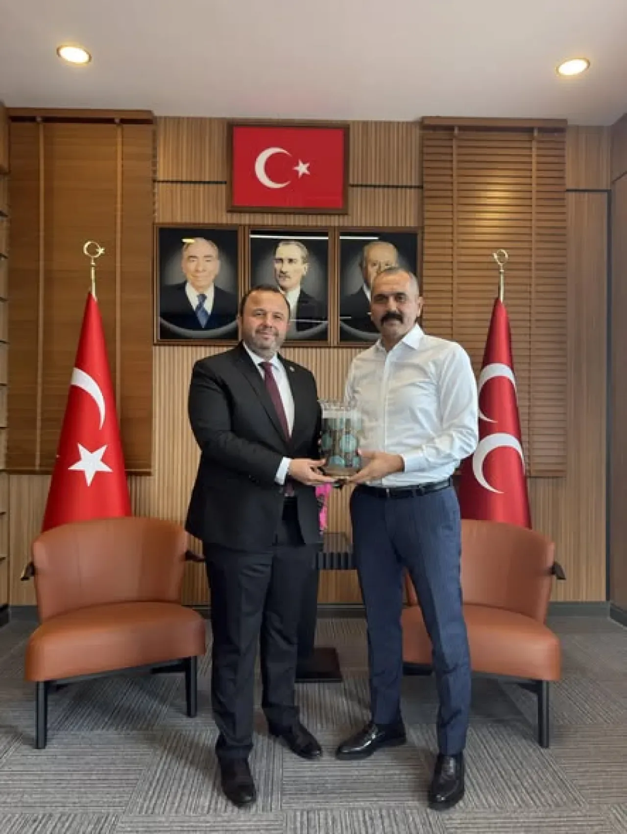 Antalya'da Milletvekilleri Arasında Nezaket Ziyareti Antalya'da Milletvekilleri Arasında Nezaket Ziyareti