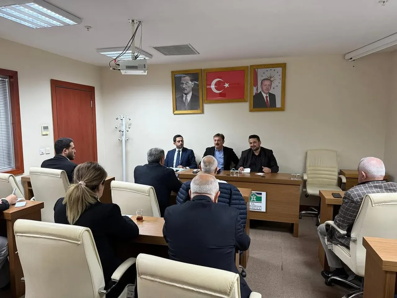 Bahçelievler'de AK Parti ve Cumhur İttifakı Meclis Grup Toplantısı Gerçekleştirildi Bahçelievler'de AK Parti ve Cumhur İttifakı Meclis Grup Toplantısı Gerçekleştirildi