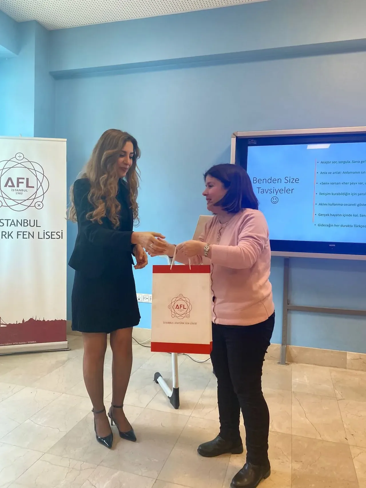 Kültürün Aynasında Dil: Son Bin Yılda Dile Yansıyanlar Konferansı Düzenlendi Kültürün Aynasında Dil: Son Bin Yılda Dile Yansıyanlar Konferansı Düzenlendi