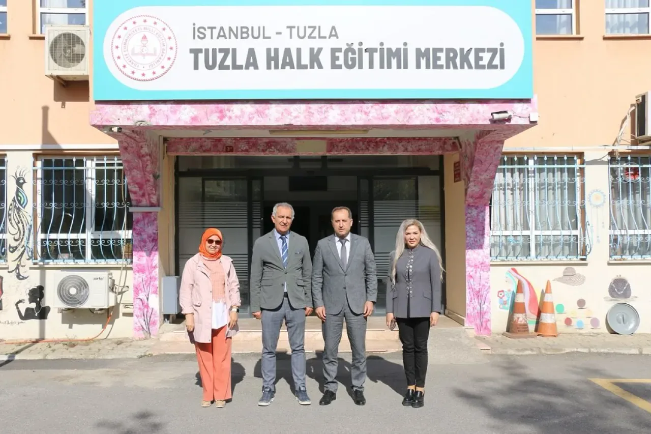 Tuzla'da Gazze İçin Anlamlı Kermes: Protokol ve Halk El Ele Tuzla'da Gazze İçin Anlamlı Kermes: Protokol ve Halk El Ele