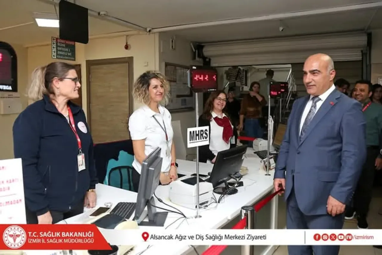 İzmir İl Sağlık Müdürü Kul, Alsancak Ağız ve Diş Sağlığı Merkezi'ni Ziyaret Etti İzmir İl Sağlık Müdürü Kul, Alsancak Ağız ve Diş Sağlığı Merkezi'ni Ziyaret Etti