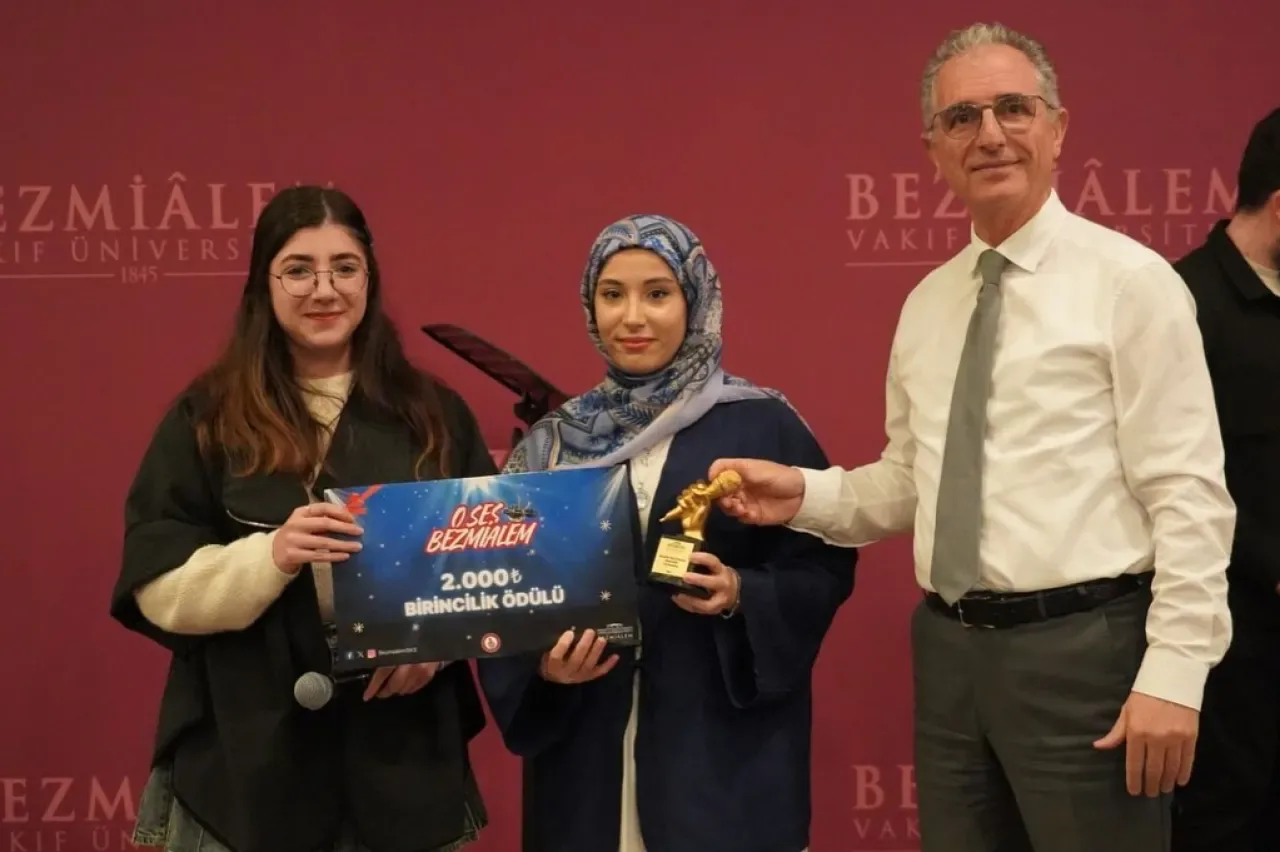 Bezmialem Vakıf Üniversitesi'nde O Ses Yarışması Finali Coşkusu Bezmialem Vakıf Üniversitesi'nde O Ses Yarışması Finali Coşkusu