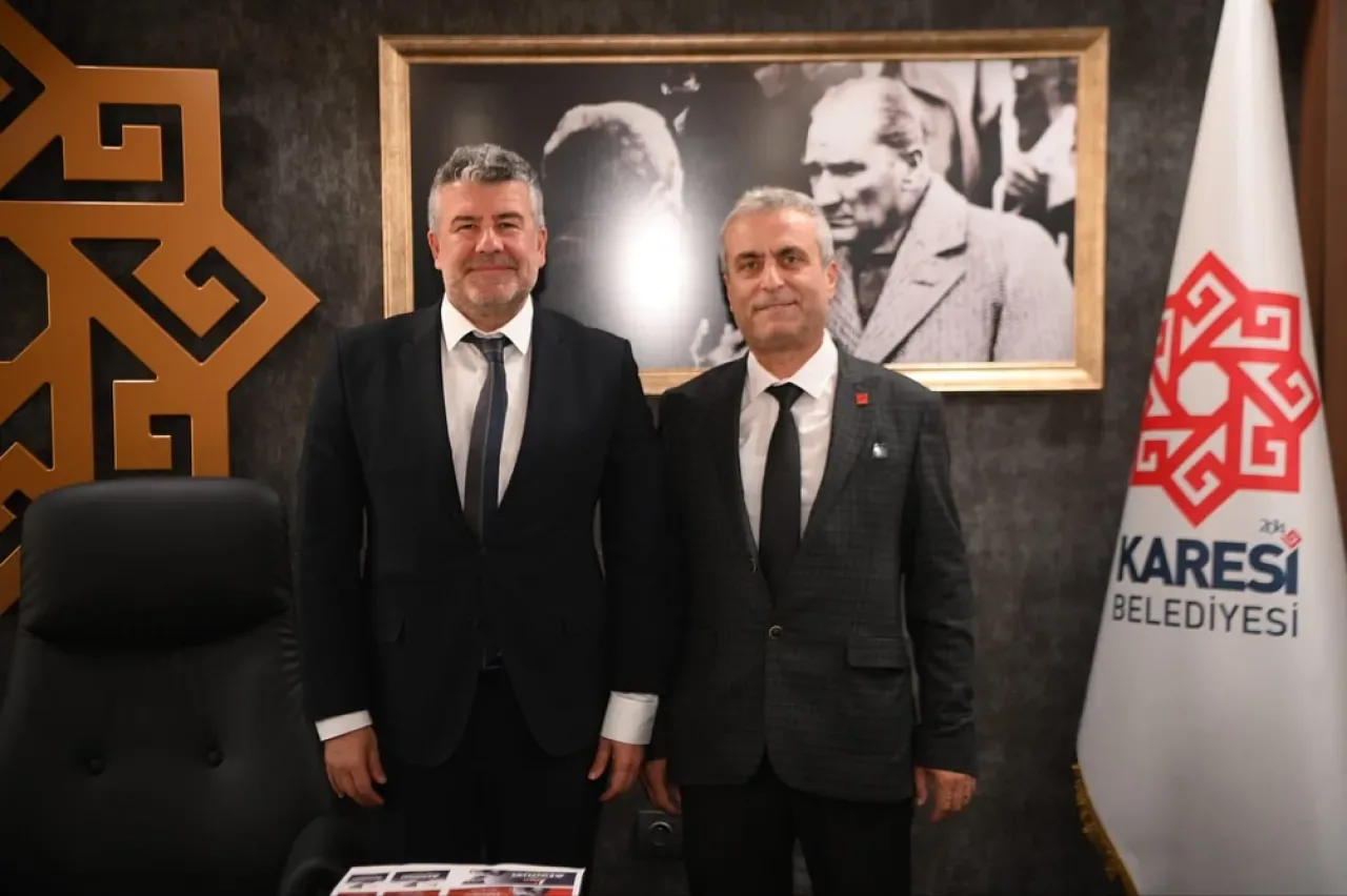 Karesi'de Siyasi İş Birliği: CHP İlçe Başkanı Belediyede Ağırlandı Karesi'de Siyasi İş Birliği: CHP İlçe Başkanı Belediyede Ağırlandı