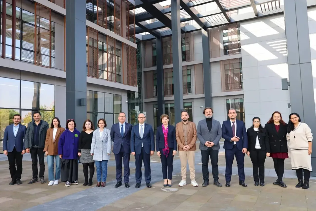 İstanbul Üniversitesi-Cerrahpaşa'da TÜBİTAK ve TENMAK Destekli Projeler Ele Alındı İstanbul Üniversitesi-Cerrahpaşa'da TÜBİTAK ve TENMAK Destekli Projeler Ele Alındı